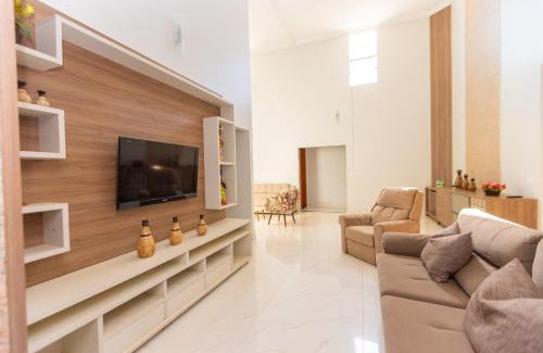 Bandeirantes House | Convenient Retreat Near DiRoma Clubs and Lagoa Quente