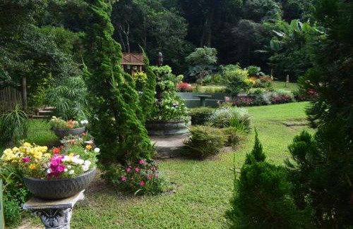 Encosta da Serra House | Pet-Friendly Retreat with Ocean View at Recanto da Paz