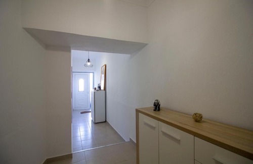 Sao Pedro do Corval House | Family-Friendly Retreat at Recanto da Praça with Kitchen