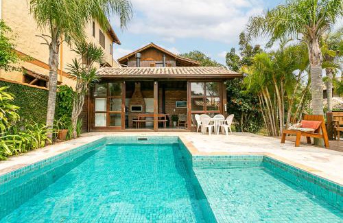 Pinheira House | Discover Recanto das Palmeiras: Pet-Friendly Family Retreat