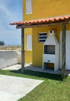 Jaguaruna House | Oceanfront Getaway at Recanto das Pedras with Ocean View