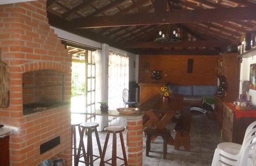 Sao Pedro House | Guest Rated: Recanto de Oryon with Pool & Pet-Friendly Perks