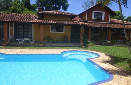 Sao Pedro House | Guest Rated: Recanto de Oryon with Pool & Pet-Friendly Perks