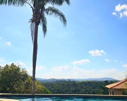 Santa Isabel House | Pet-Friendly Retreat at Recanto do João with Pool Access