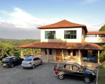 Santa Isabel House | Pet-Friendly Retreat at Recanto do João with Pool Access