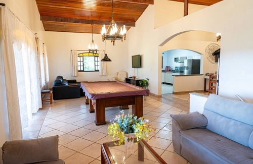 Aracoiaba da Serra House | Ideal Getaway at Recanto do Lago: Pet-Friendly & Pool Access