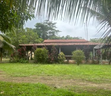 Carolina House | Pet-Friendly Retreat at RECANTO DO SABIÁ - 10/10 Rated!
