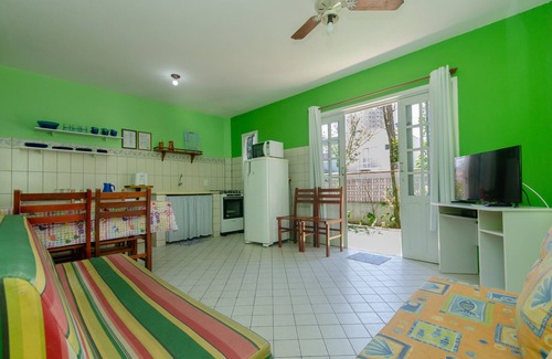 Centro House | Relax at Recanto Dom Arthur with Pool & Ocean Views