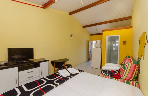 Centro House | Relax at Recanto Dom Arthur with Pool & Ocean Views