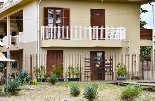 Pinheira Apartment | Discover Recanto Dunas: Pet-Friendly Oceanfront Retreat