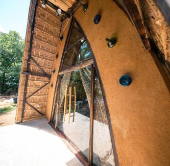 Bela Vista Apartment | Eco-Friendly Getaway at Recanto Ecológico with Ocean View