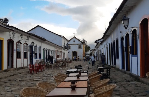 Jabaquara House | Pet-Friendly Retreat Steps from Jabaquara Beach in Paraty