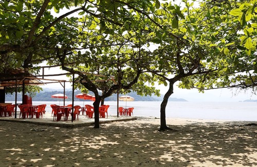 Jabaquara House | Pet-Friendly Retreat Steps from Jabaquara Beach in Paraty