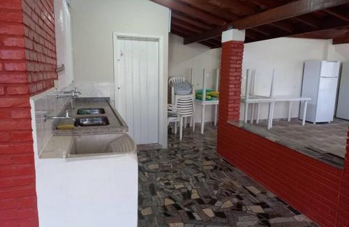 Sao Pedro House | Tranquil Retreat with Pool and BBQ in the City