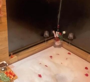 Reta House | Pet-Friendly Retreat at Recanto Monte Trigo with Hot Tub