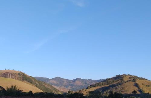 Lima Duarte Ski Chalet | Rustic Retreat: Guest Rated 10/10 & Child-Friendly Amenities
