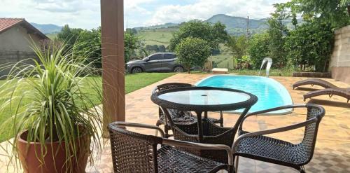 Socorro House | Relax at Recanto São Gabriel with Ocean Views & Pool