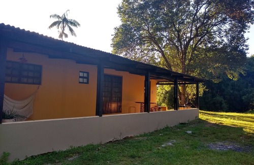 Monteiro Lobato House | Pet-Friendly Retreat at Recanto Waterfall Mountain Casa