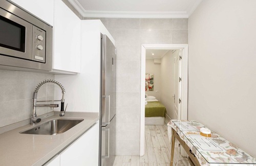 San Roque Apartment | Cozy Recaredo Apartment: 1 Bedroom with Kitchen Access