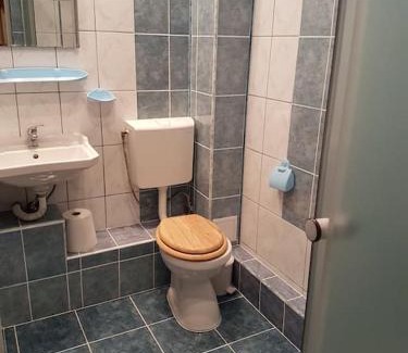 Recea House | Guest Rated Recea186: Family-Friendly Comfort Awaits