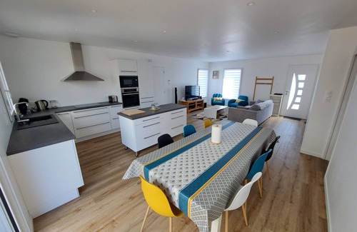 Notre-Dame-de-Monts House | Perfect Retreat: 100m² House with Spa and Terrace