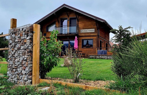 Gerbepal Ski Chalet | Nature-View Chalet: 10/10 Rated, Pet-Friendly & Accessible