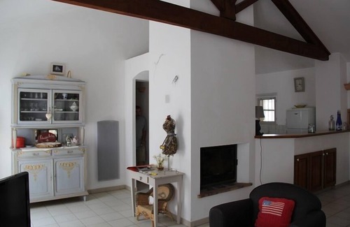 Lagnes House | Peaceful Retreat in 4000 m² Park – Guest Rated 10/10