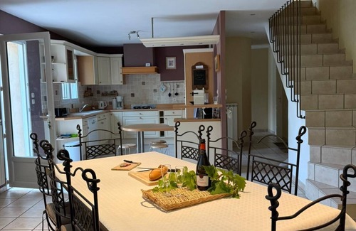Eyragues Villa | Idyllic Villa with Private Pool Near Saint Rémy