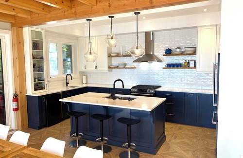 Ryerson Cottage | Exclusive Lakefront Family Cottage with Pool & Ocean View