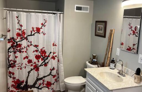Concord House | Modern 2 Bedroom Retreat on the Ohio River for Families