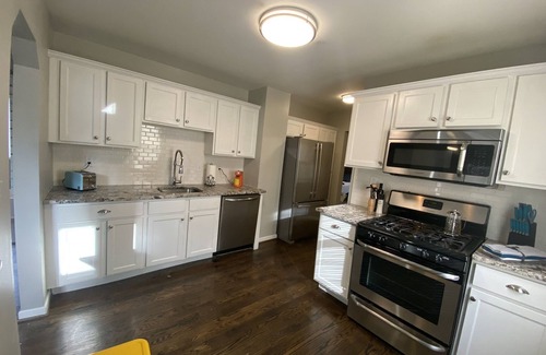 Ferndale House | Modern Two-Bedroom House with Office, Ideal for Families