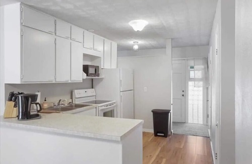 Prairieton House | Charming Two Bedroom Retreat with Pet-Friendly Amenities