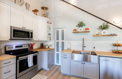 Mountain Village Condo | Renovated Ski Retreat Steps from Chondola and Lifts