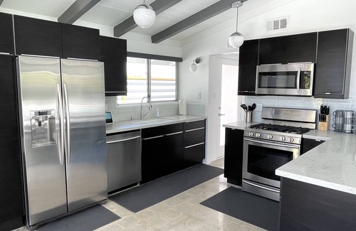 Magnesia Falls Cove House | Modern Mid Century Retreat with Pool and Spa in the Desert