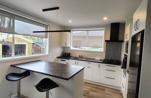 Kaikoura Cottage | Delightful Cottage Stay in Scenic Kaikoura with Breakfast