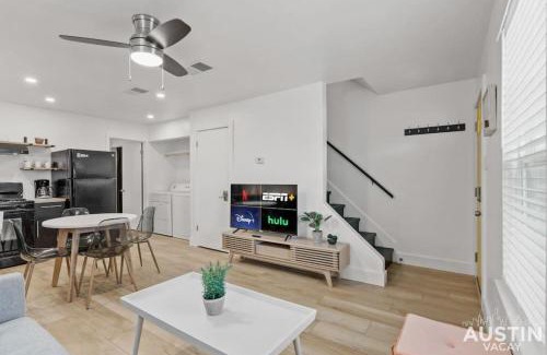 East MLK House | Modern E Austin Duplex with Free Parking for Families
