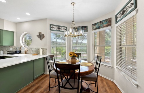 Highland Lake Estates Resort | Peaceful Hill Country Island Retreat with Inviting Amenities