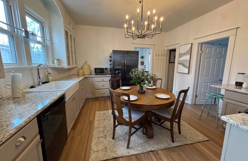 Rock Springs House | Recently Renovated Cottage in Rock Springs - 3 bedrooms