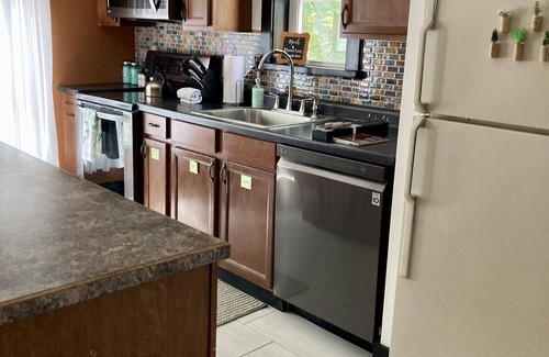 Newaygo House | Private Nature Retreat with Pool & Spa, Rated 9.4/10