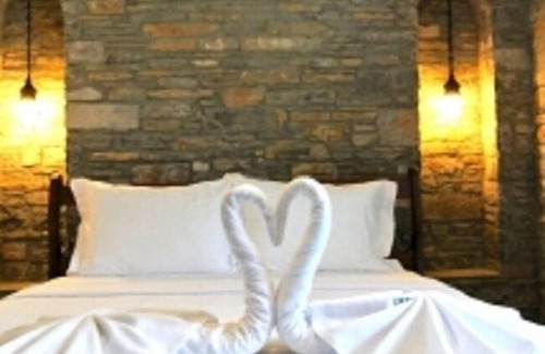 Dalyan Villa | Discover Recep Pasa Konaklari: Oceanfront Pools & Dining