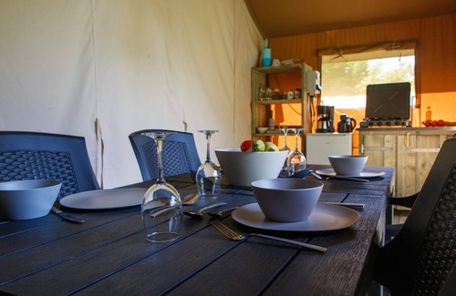 Lathum House | Cozy Safari Tent for 2 to 6 with Private Bathroom