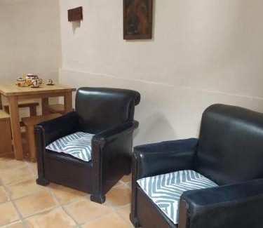 Concepcion House | Discover Recinto Alfaro: Budget-Friendly with Great Ratings