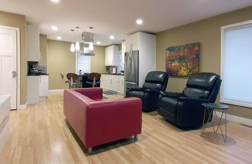 Rochester House | Comfortable Single-Level Living with Walk-in Shower