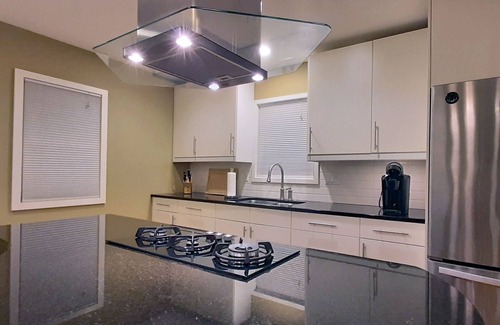 Rochester House | Comfortable Single-Level Living with Walk-in Shower
