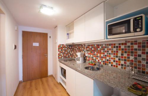 San Nicolas Apartment | Central Apartment with Pool & Hot Tub - Guest Rated 10/10