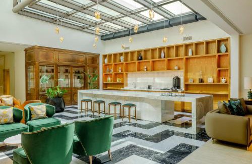 Recoleta Hotel | Elegant Recoleta Grand: Oceanfront Retreat with Pool Access