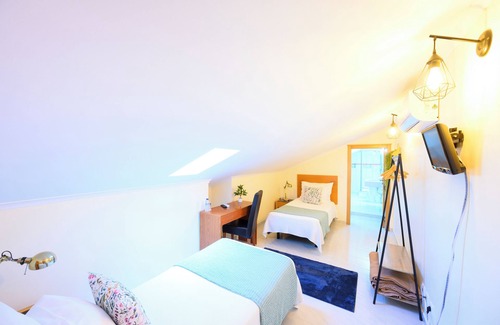 Sao Pedro da Cadeira Bed & Breakfast | Discover Hospedaria Recomeçar: Relaxing Spa & Family-Friendly