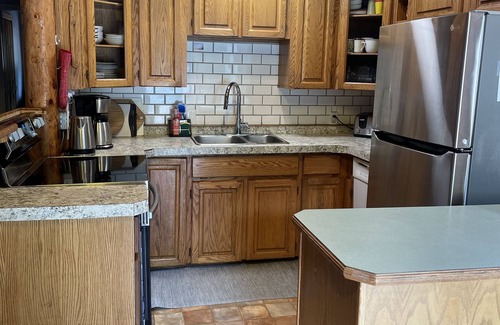 Okanagan-Similkameen Cabin | Reconnect by the River: 9.8 Rated with Ocean View & Spa
