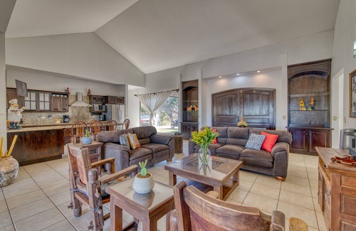 Tarcoles Villa | Reconnect with Nature: Private Pool & Ocean View Retreat