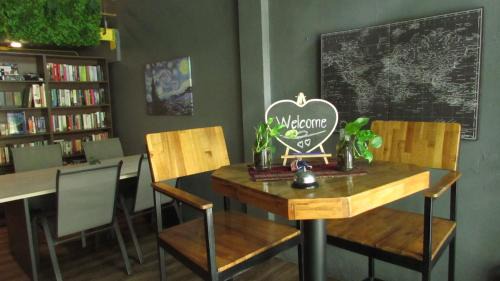 Chang Phueak House | Reconnect in a Top-Rated Hotel with Dining and Kitchen Access